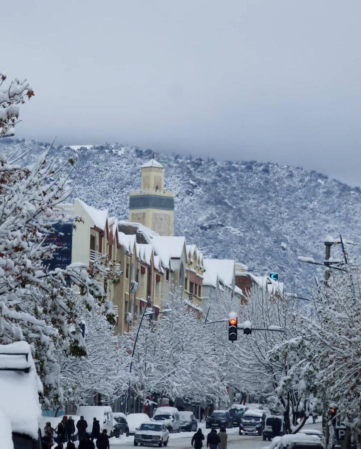 Issli Appartment Climatise Hiver Et Ete Azrou Exterior photo